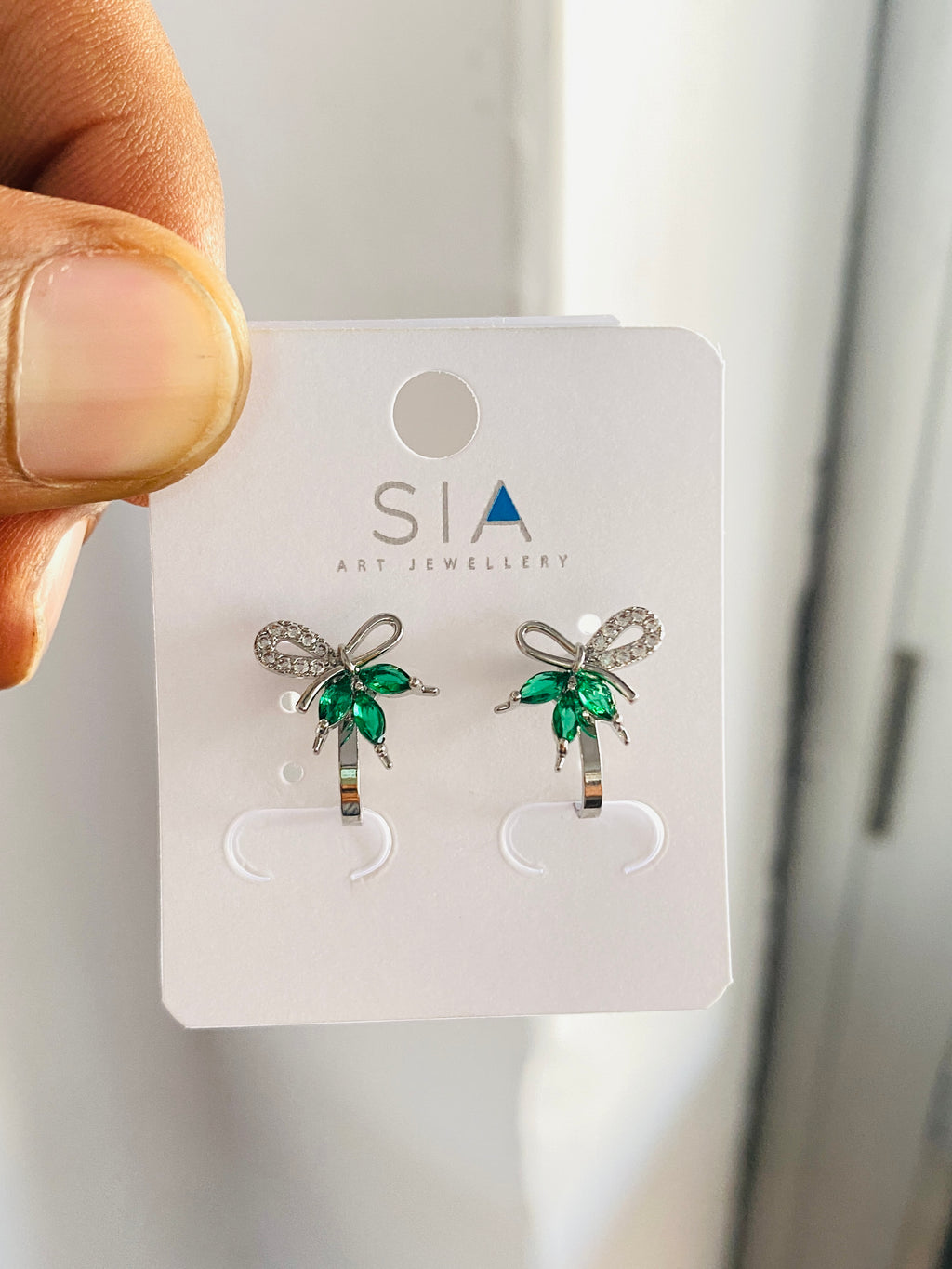 🌴✨ Green Crystal Palm Tree Bow Earrings – Silver CZ Studs for Women