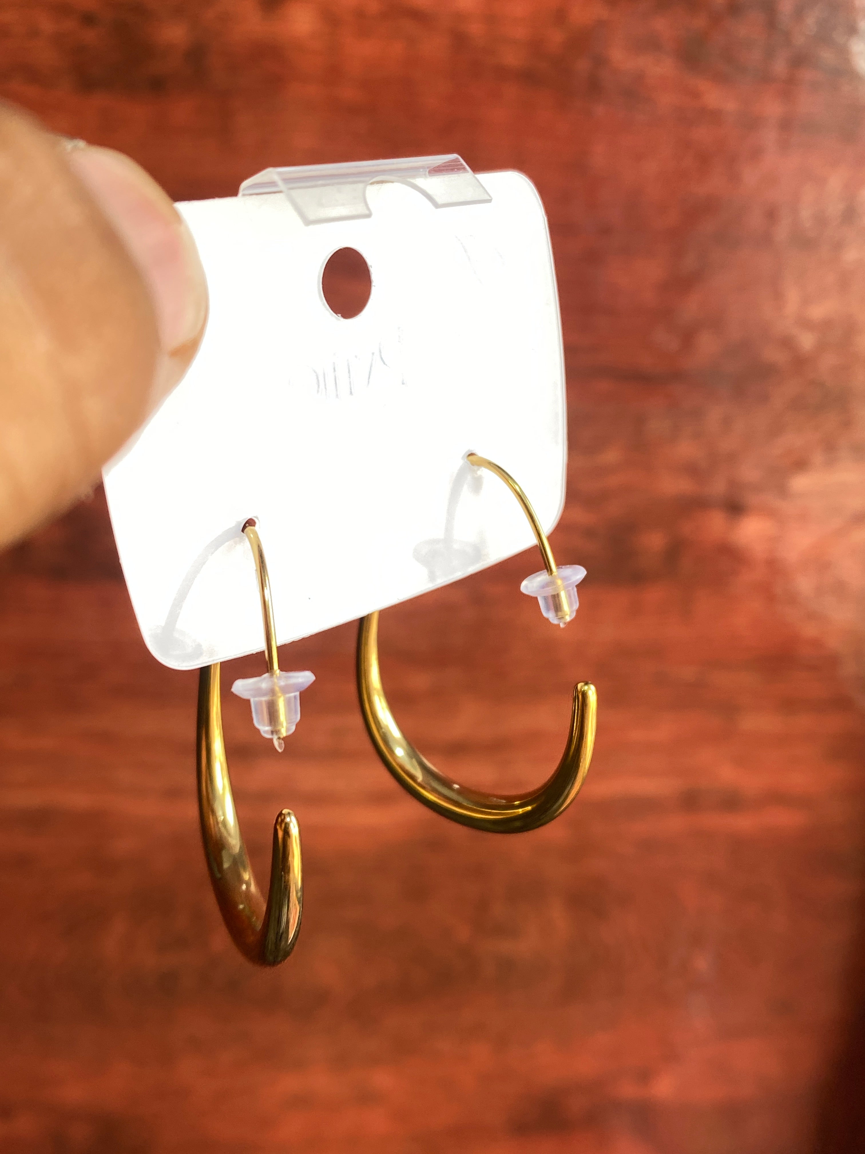 Minimalist Gold Hoop Earrings for Women | Premium Chunky Oval Hoop Earrings